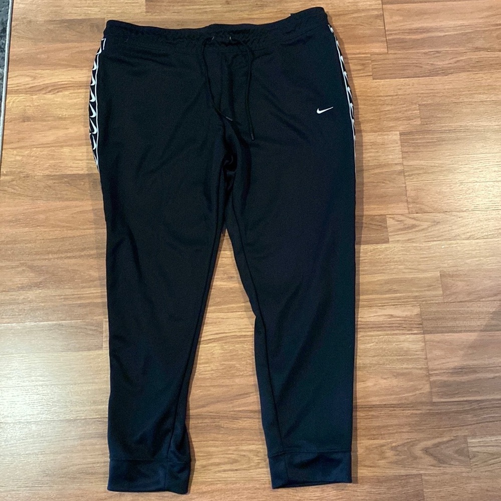 Woman’s Nike Jogger pants